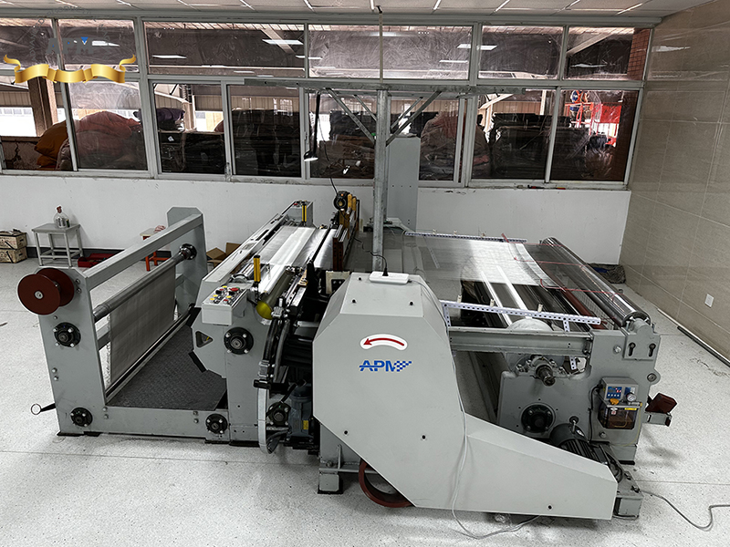 Overall control mode of weaving machine